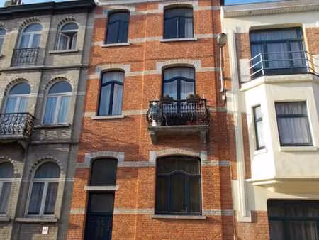 petit appart 1 ch proche montgomery  parc woluwé  cinquenten