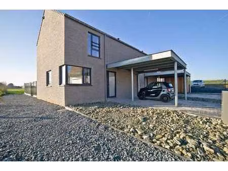 maison familiale  contemporaine  idéalement située