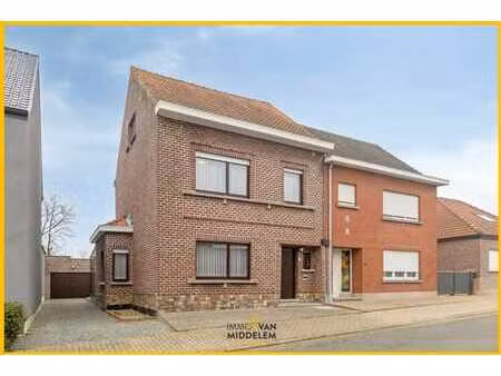 maison 3-façades à rénover avec 3 chambres  garage et jardin