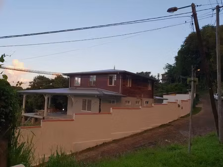 location meublée villa 4 pièces 180 m² à fort de france (97200)  3 300 €