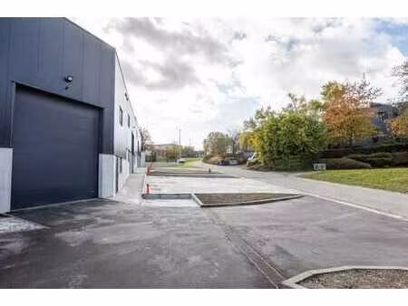 zoning nord de wavre : unité pme neuve (poss mezzanine) +2p