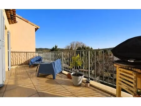 appartement eyguières 68 m² t-3 à vendre  245 000 €