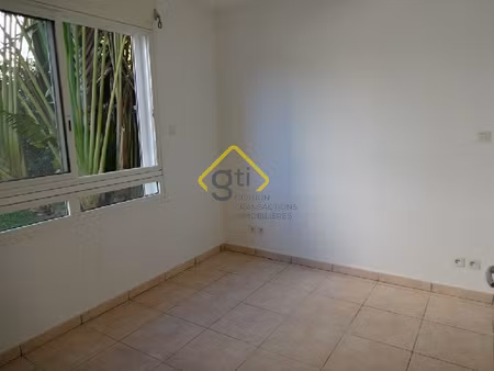 a louer f2 idealement situe a montgaillard