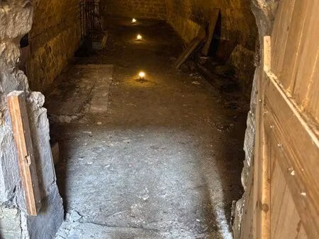 grande cave voûtée