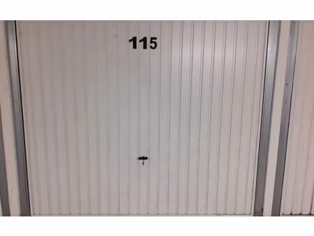 location stationnement  15 m² t- à orléans  72 €