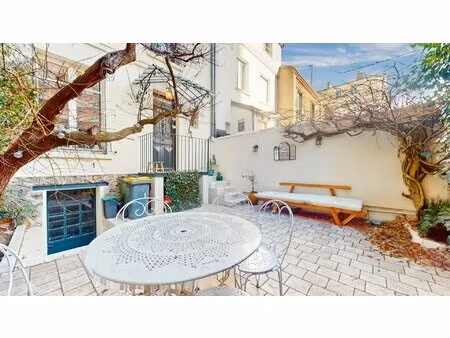 charmante maison de caractère avec cour à montrouge