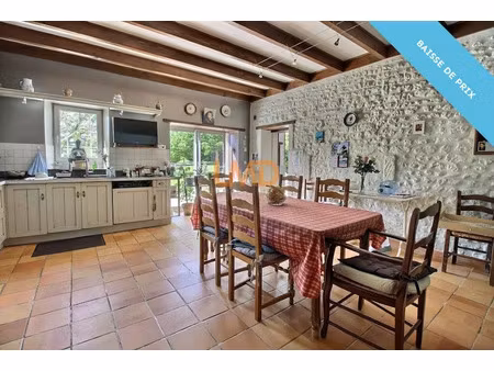 vente maison 7 pièces 244 m² à salles-d'angles (16130)  230 000 €