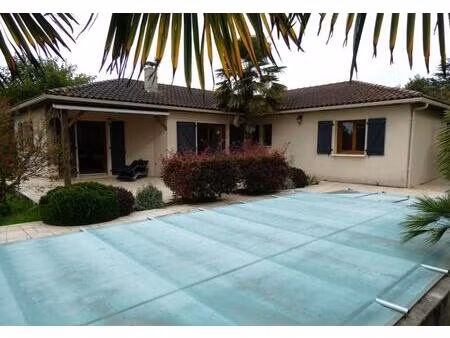 a vendre secteur figeac 46100 villa de plain-pied 5 pièces 3 chambres avec grand jardin  g