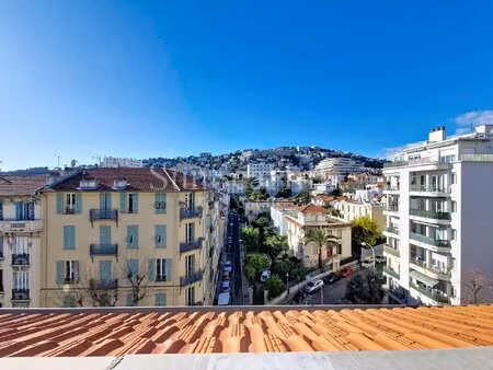 studio mansardé rénové – dernier étage – immeuble belle époque – gambetta / vernier