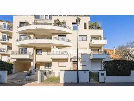 studio situé entre le centre ville et la croix de berny