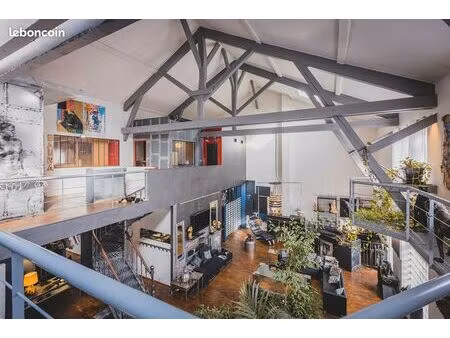 loft/atelier/surface 6 pièces 268 m²