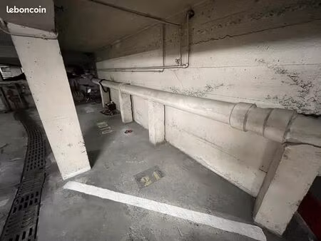 parking moto - quartier chavant