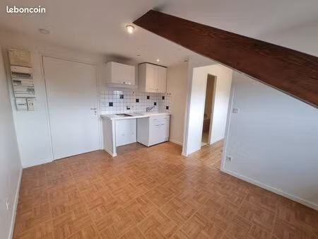 t2 25m² proche tram et université