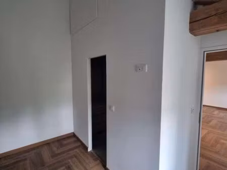 a louer appartement de caractère avec mezzanine- pont-à-mousson