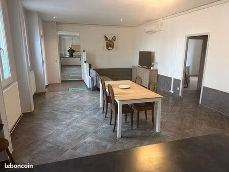 appartement meublé 85 m² – 2 chambres – centre-ville montchanin