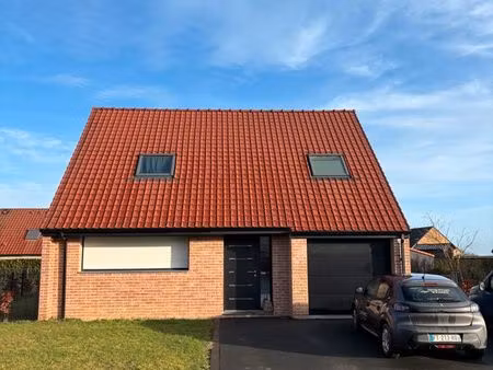 maison individuelle ( jardin  garage...) quartier calme