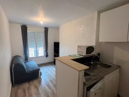 a louer studio rue st nicolas 18 m2