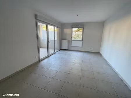 joli t2 rénové de 45 32m²  dans résidence standing + loggia + place stationnement privativ