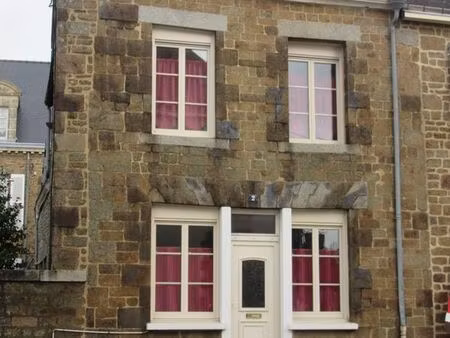 a louer maison en centre ville à ernee