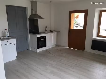 appartement t1 de 26m2 en rdc a verren arvey dans petite copropriété de 4 logements
