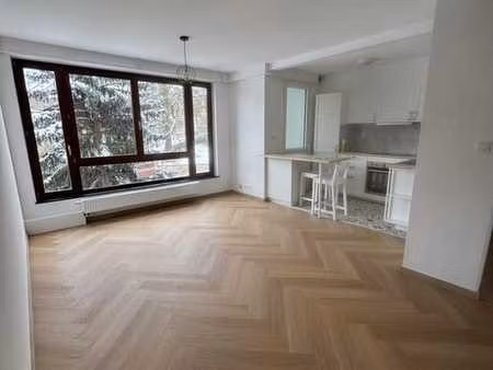appartement lumineux 2 chambres entièrement rénové fin 2025.