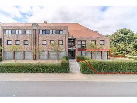 espace de bureau/cabinet et jardin à koksijde.