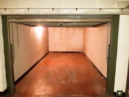 box garage fermé - gesloten garage box