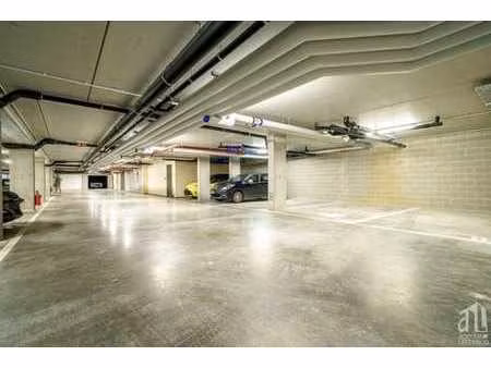 lot de 5 parkings - sous-sol sécurisé -400€ revenus locatifs
