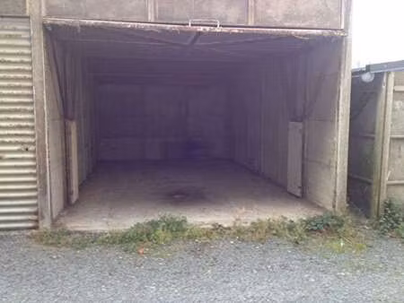 location garage box et parking à granville (50400) : à louer / granville