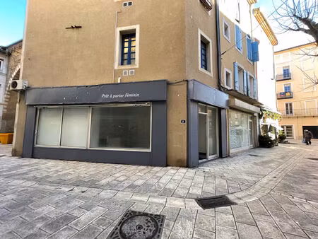 location commerce 1 pièce 25 m² à orange (84100)