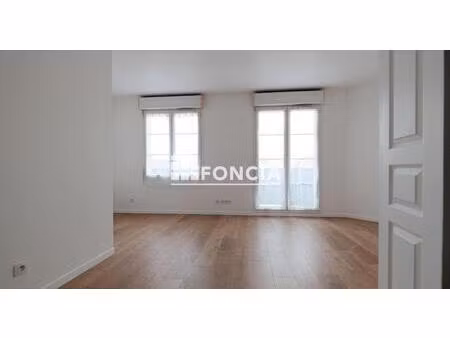 corbeil - 2 pièces avec balcon et parking en sous-sol