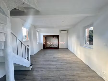 charmante maison de 4 pièces avec terrasse et garage à saint-nicolas-d'aliermont.