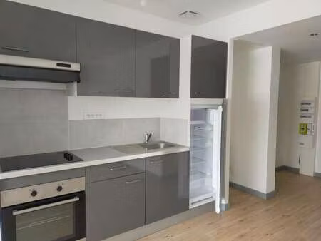 location appartement 3 pièces à loudéac (22600) : à louer 3 pièces / 48m² loudéac