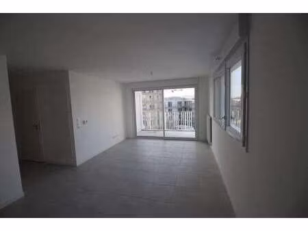 location appartement 2 pièces à nantes (44000) : à louer 2 pièces / 46m² nantes