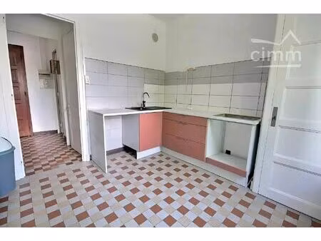 location appartement 2 pièces 43 m² à grenoble (38100)
