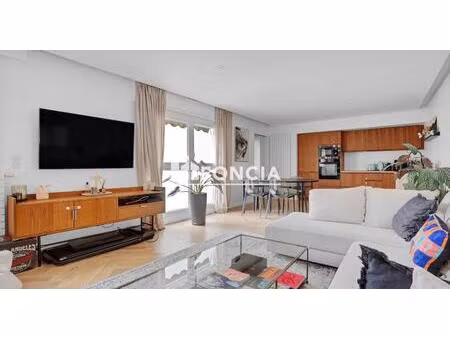 sceaux- hyper centre-immeuble semi recent-parking-cave-super etat