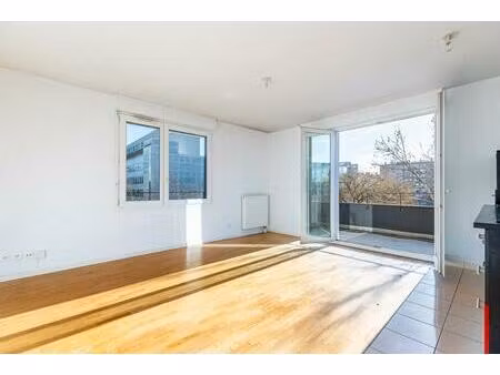 appartement 2 pièces de 44 m² à paris