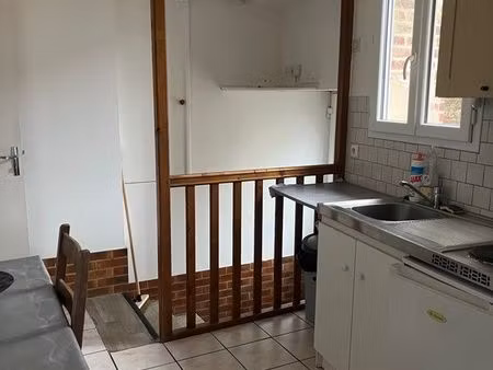 appartement f2 centre de buchy ( grande rue )