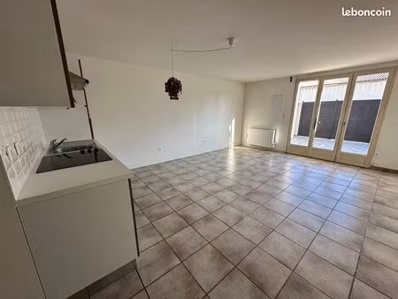 grand t2 calme et lumineux