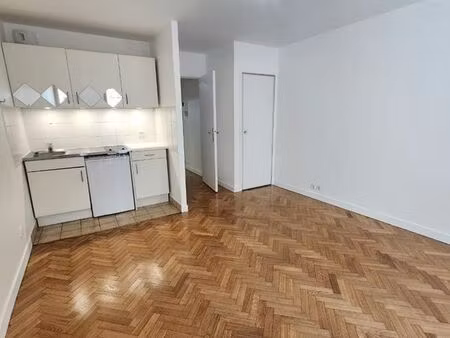 studio 1 pièce 24 m²