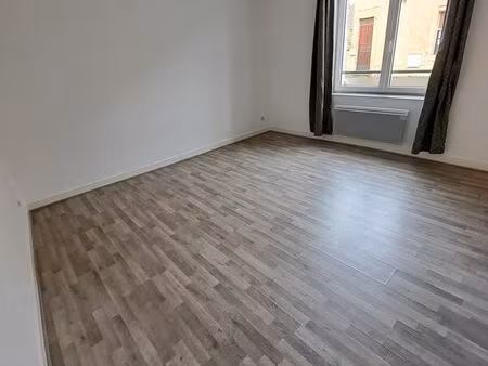 loue f2 proximité commerces