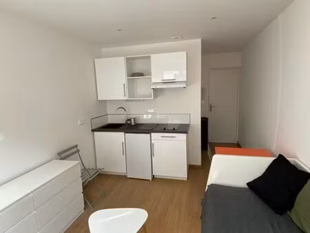 beau studio meublé et rénové (n°3)