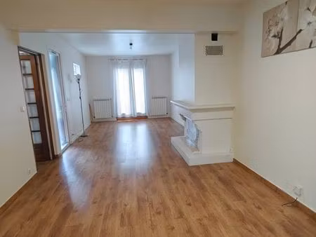 a 17mn de chatelet / maison de ville meublée ou non /140m2 /3ch /3sdb / 3wc