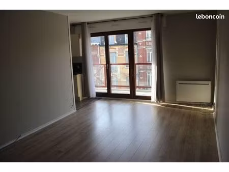 t2 - balcon & garage ss / resid nationale