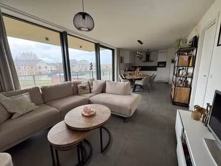 recent 1-slaapkamerappartement met autostaanplaats