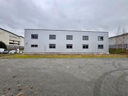 bâtiment industriel avec bureaux et entrepôt à louer à wavre