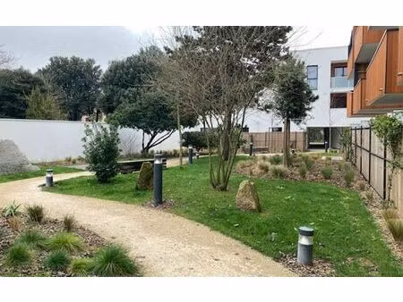 location appartement  44.18 m² t-2 à la rochelle  664 €