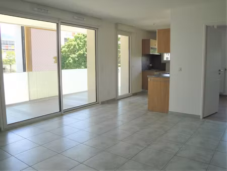 grenoble iufm t3 - terrasse et garage