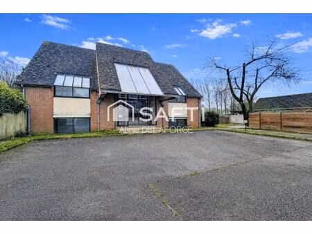 tincques – opportunité rare ! grand bâtiment à réinventer