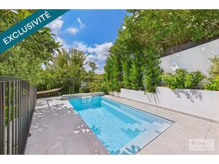 parc de bécon. maison rénovée avec piscine  jardin et terrasse.